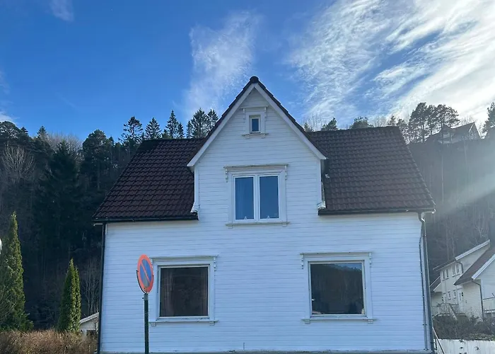 Hus Med 2 Leiligheter